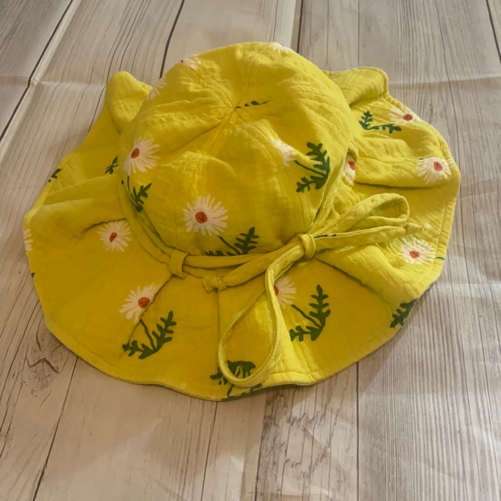 Super cute Daisy Sun Hat